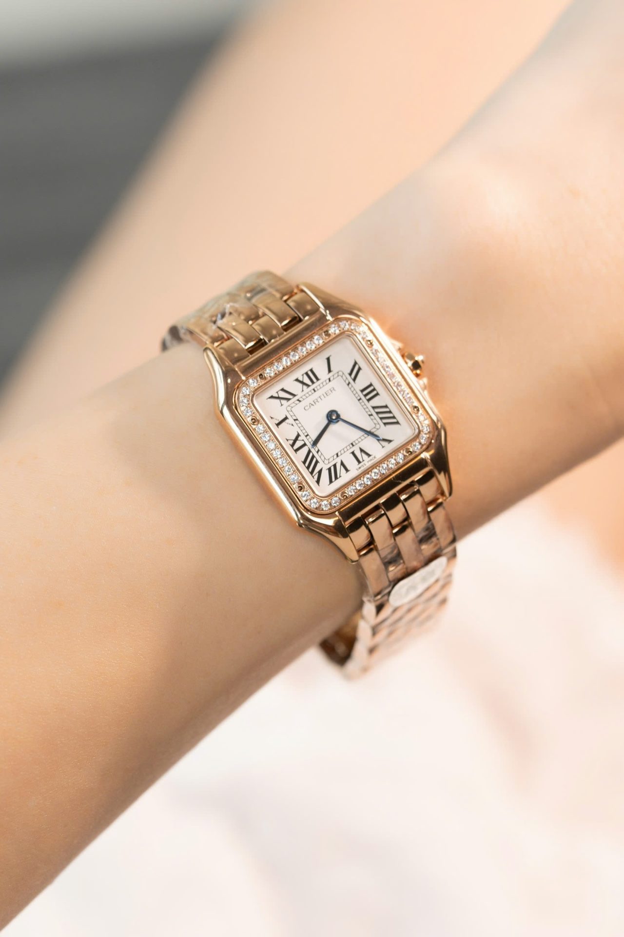 Cartier Panthere Women s Replica Watch Rose Gold Quartz 27mm