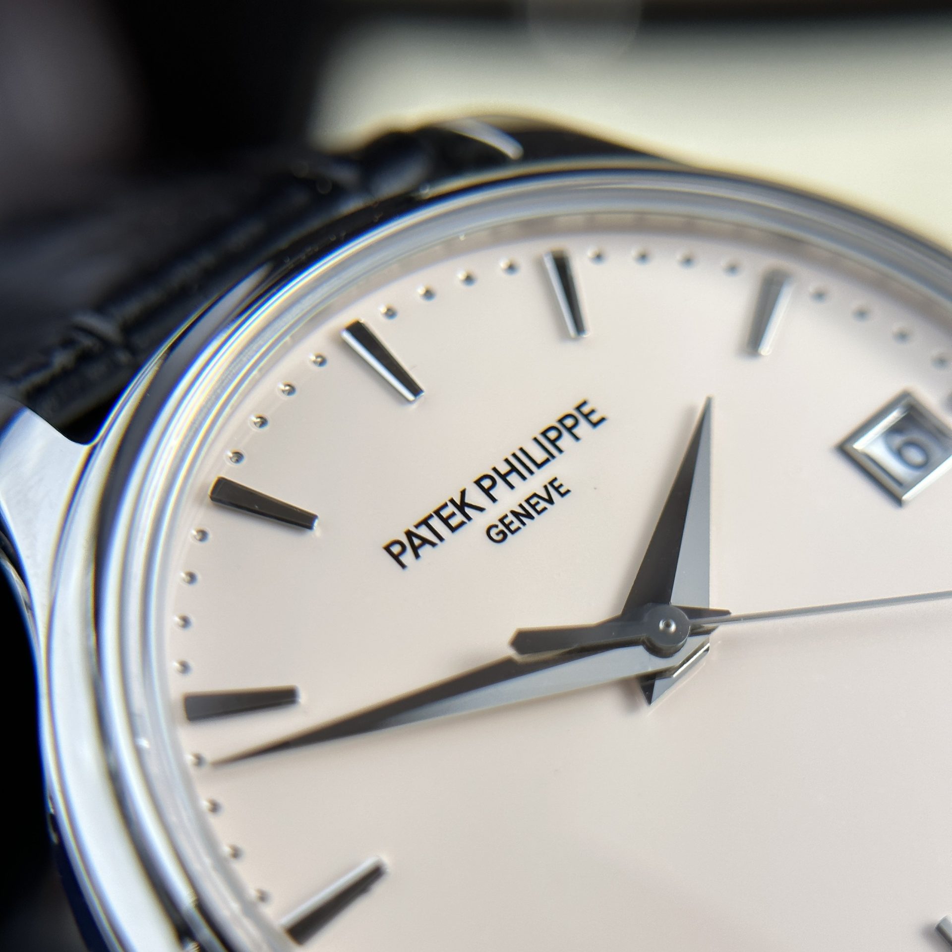 Patek Philippe Replica Watch Calatrava 5227G Mechanical Ivory Dial 3K Factory 39mm