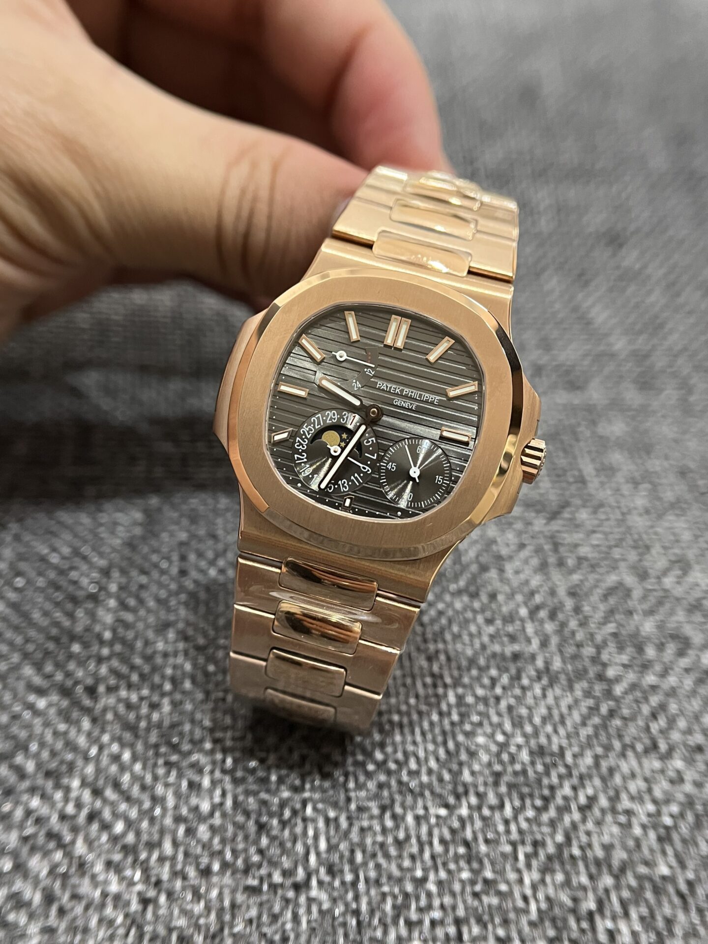 Patek Philippe Replica Watch Nautilus 5712R Gray Dial GR Factory 40mm