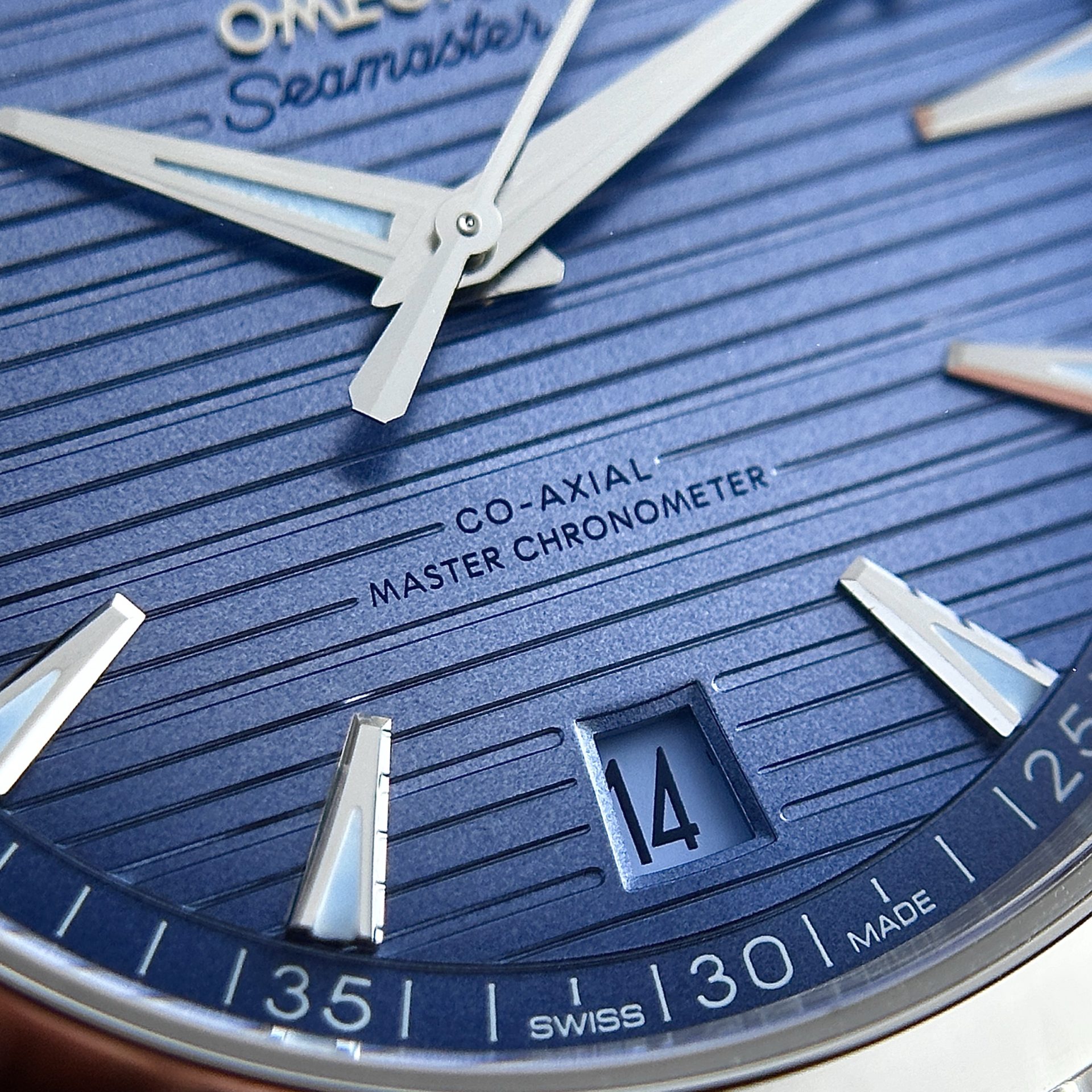 Omega Seamaster Summer Blue Dial Replica Watch VS Factory 41mm