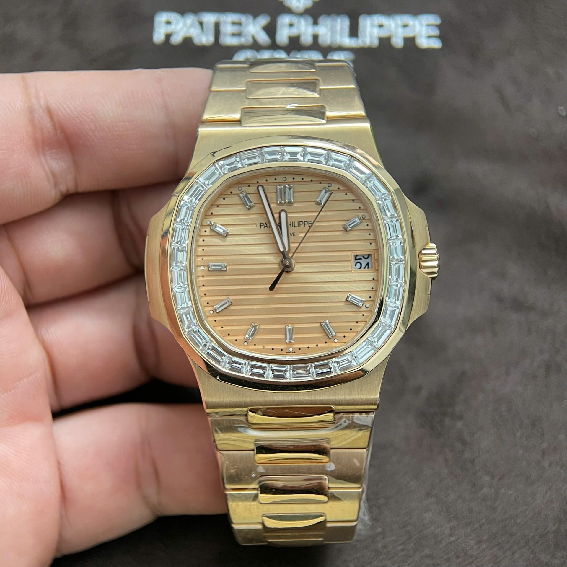Patek Philippe Nautilus 5723 Replica Watches Custom Solid Rose Gold 18K And Diamonds Natural 40mm