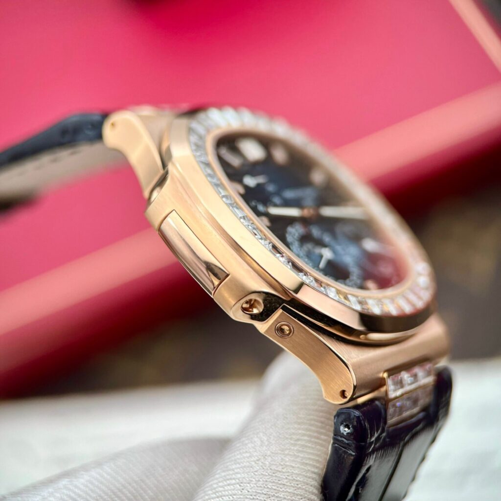 Patek Philippe Replica Watch Nautilus 5724R Gold Wrapped GR Factory 40mm