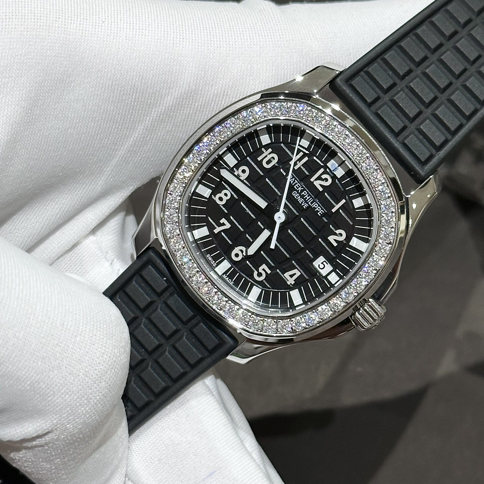 Patek Philippe Aquanaut 5067A Replica Watch Moissanite Diamond Black 35.6mm