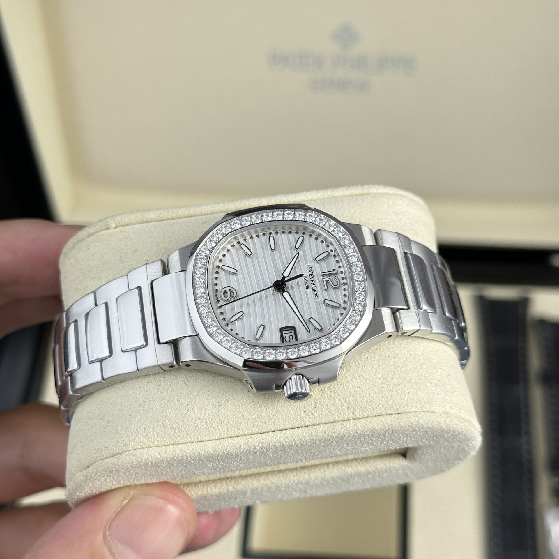 Patek Philippe Fake Watches Nautilus 7010 Womens Metal Wire 32mm
