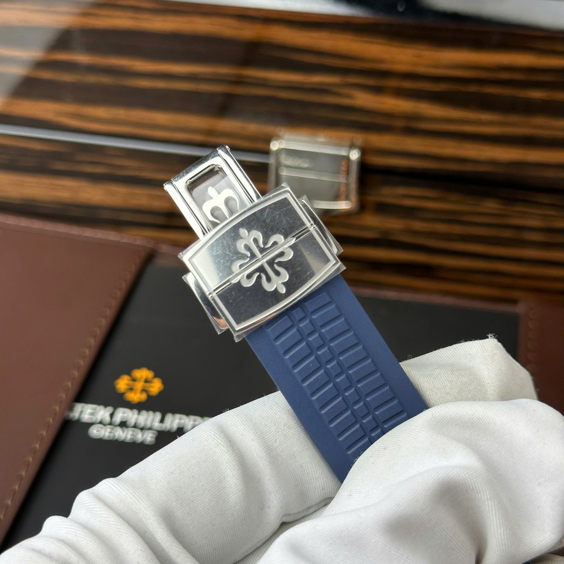 Patek Philippe Aquanaut 5168G Blue Dial Best Replica Watch Custom Like Auth 42.2mm