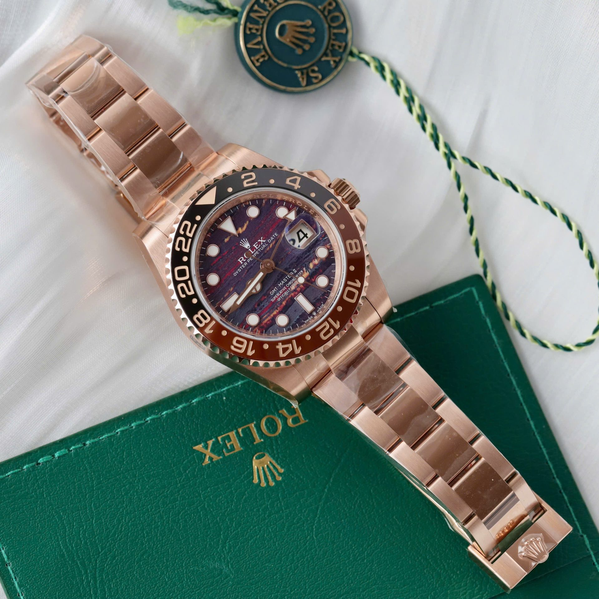 Rolex GMT-Master II 126715CHNR Replica Watch Rose Gold Tiger Eye Stone Dial 40mm