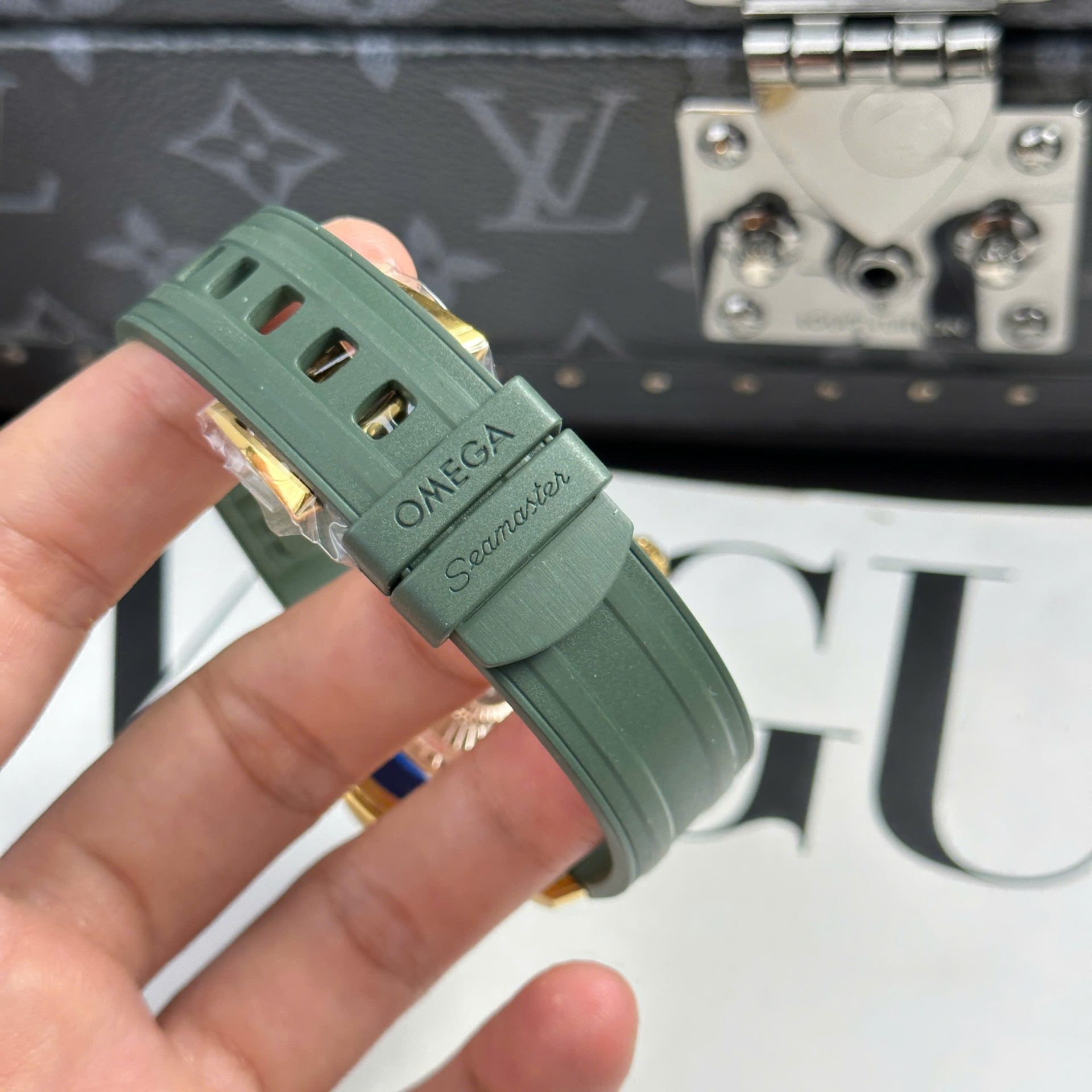 Omega Seamaster Diver 300M Replica Watches Dial Green VS Factory 42mm