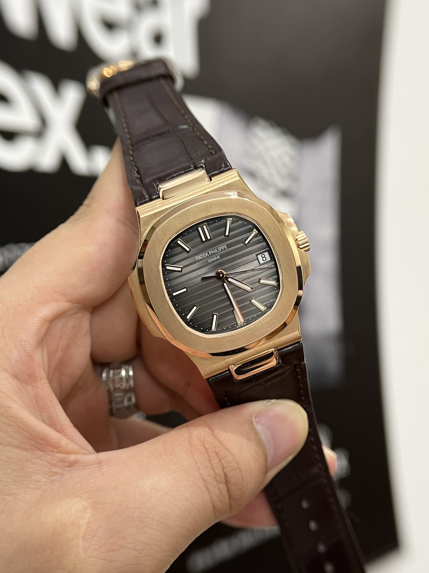 Patek Philippe Nautilus 5711 Replica Watch Gold Wrapped 3K Factory 40mm