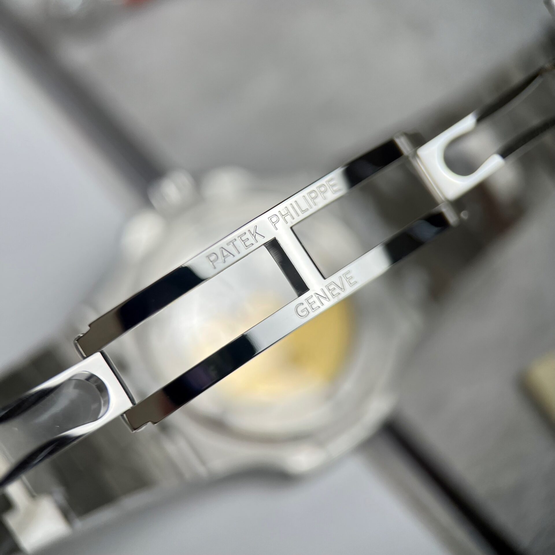 Patek Philippe Replica Watch Nautilus 5723 Green Dial 40mm