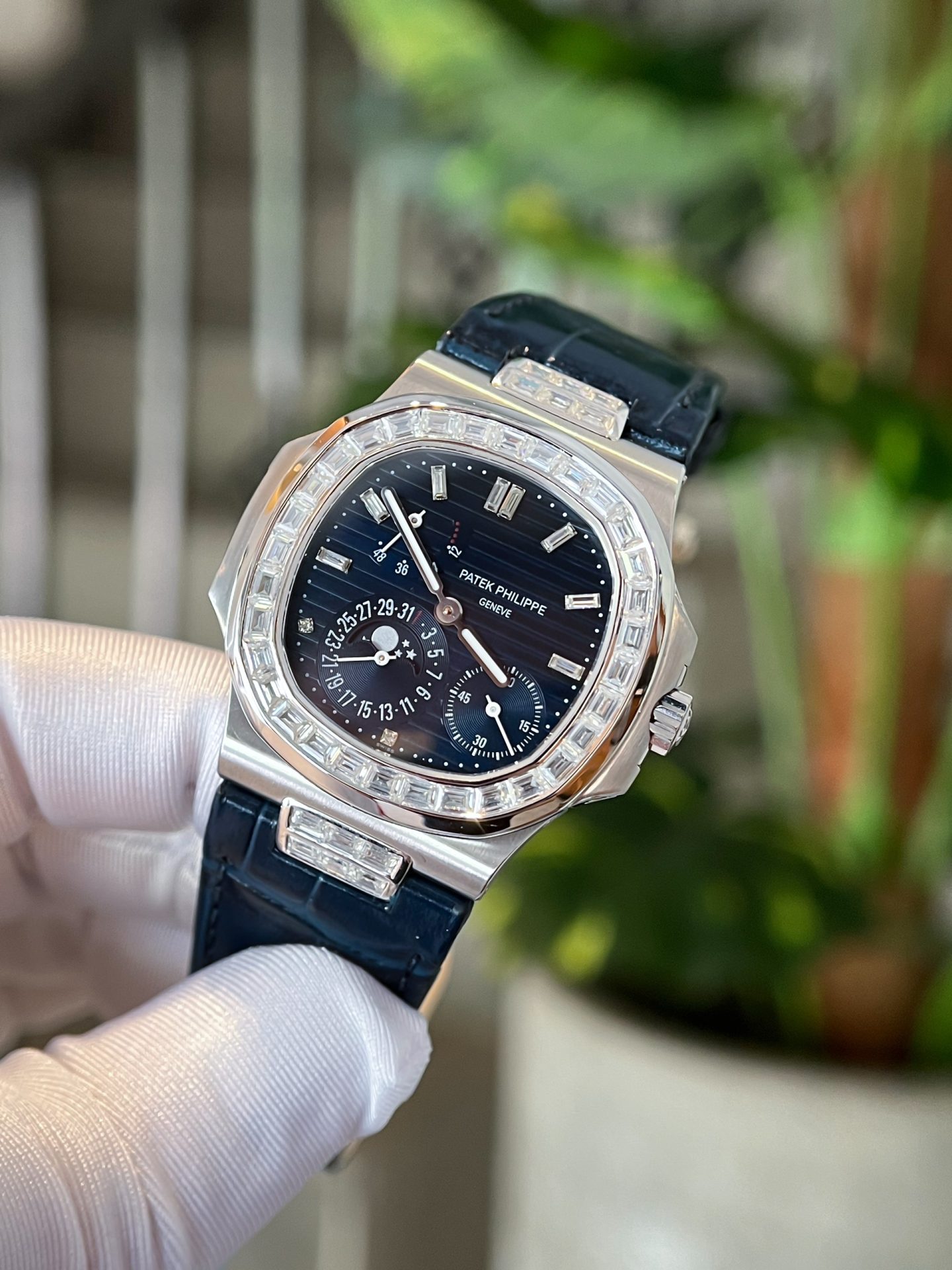 Patek Philippe Replica Watch Nautilus 5724 Custom Moissanite Diamonds Leather Strap 40mm