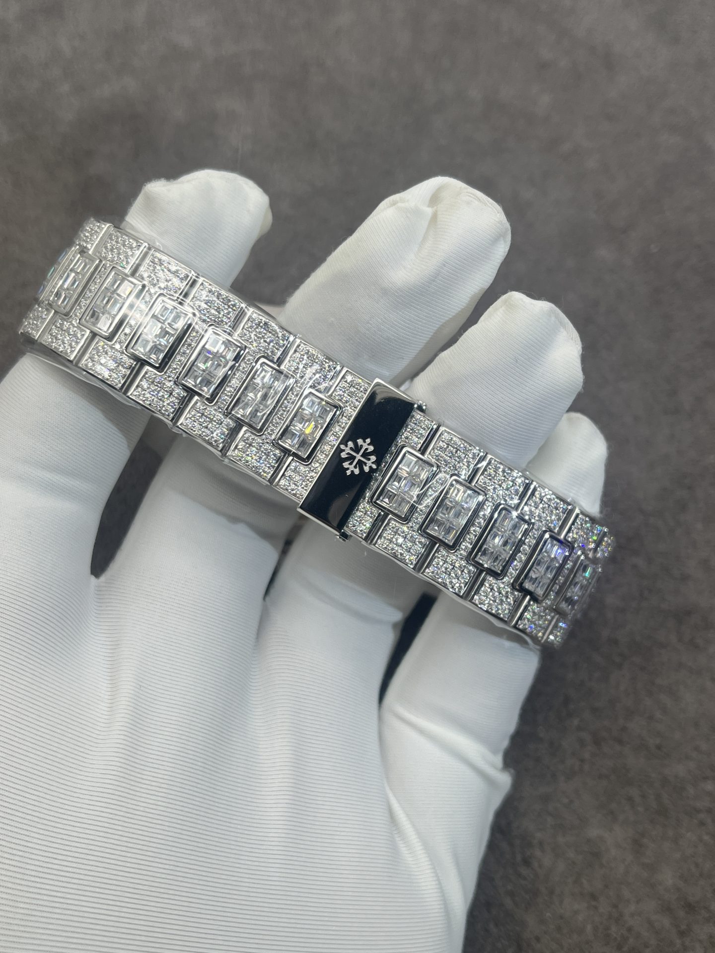 Patek Philippe Best Replica Watch Nautilus 5719 Custom CVD Diamond And White Gold 40mm