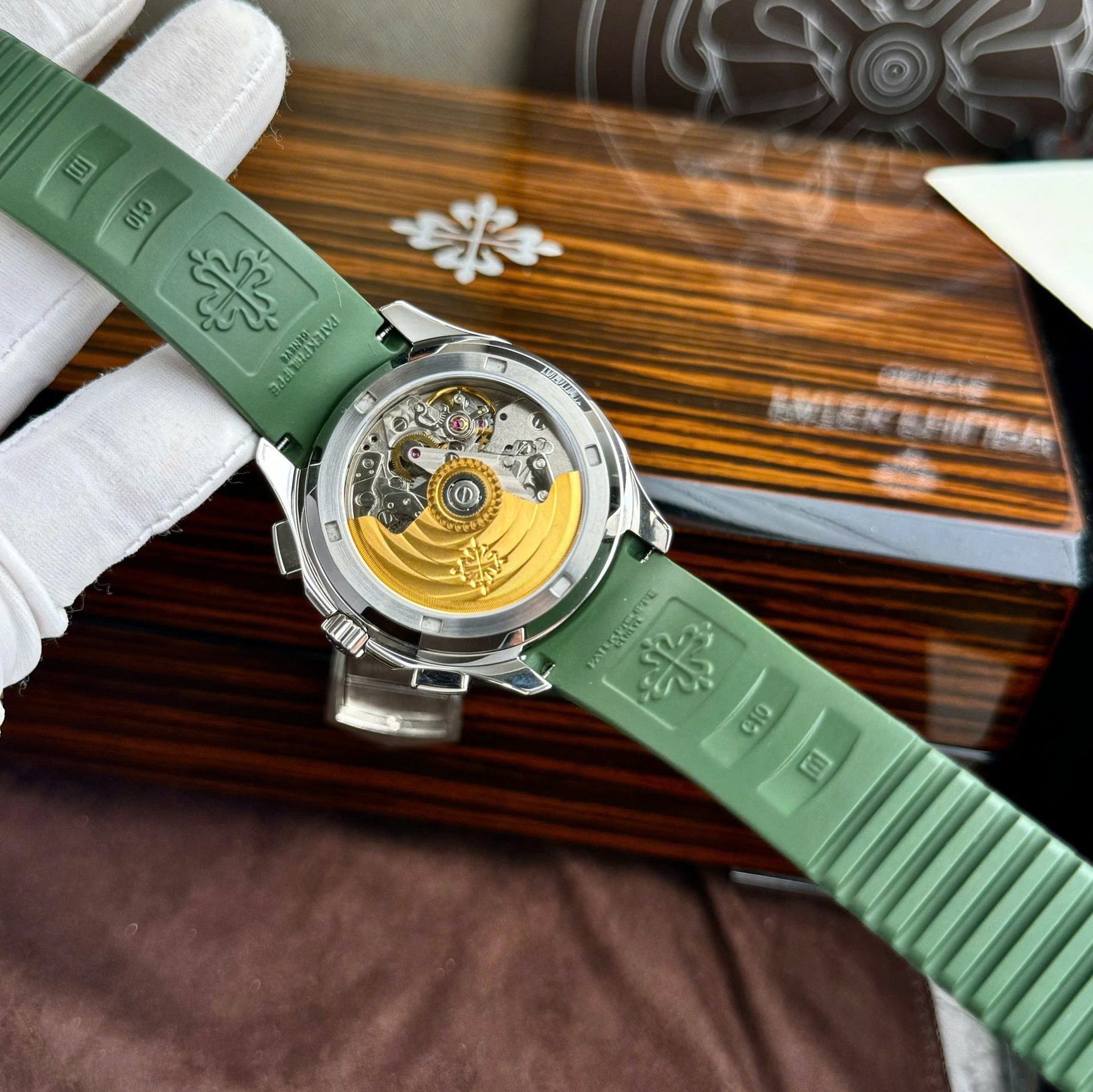 Patek Philippe Replica Watch Aquanaut 5968G Green Dial Rubber Strap 42.2mm