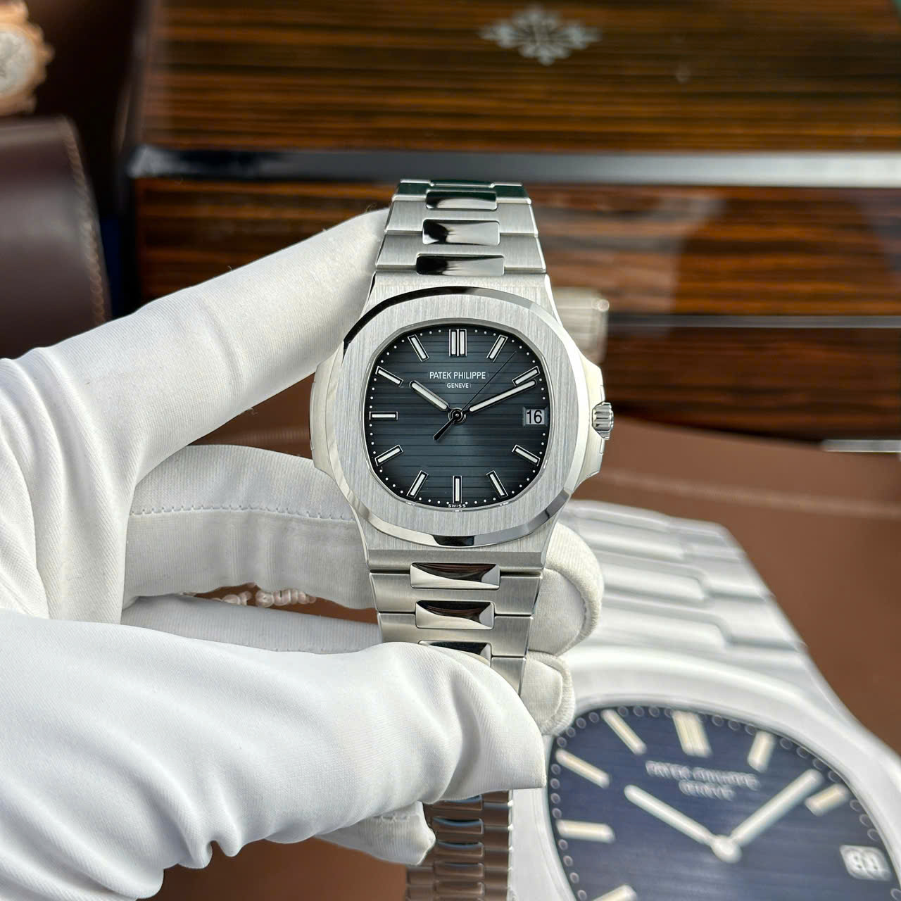 Patek Philippe Nautilus 5711 Replica Watch Refined Full Options Like Auth Top Top Quality 40mm