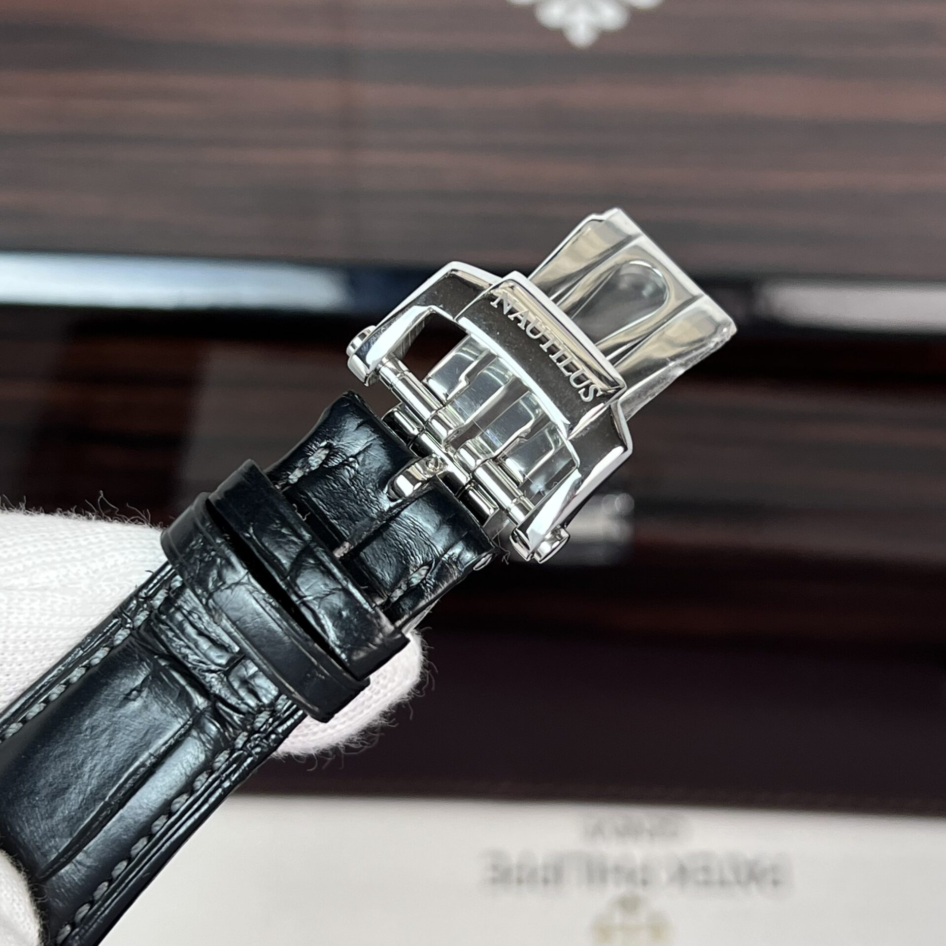 Patek Philippe Nautilus 5723 Replica 1:1 Watch Leather Strap Dark Blue Dial 40mm