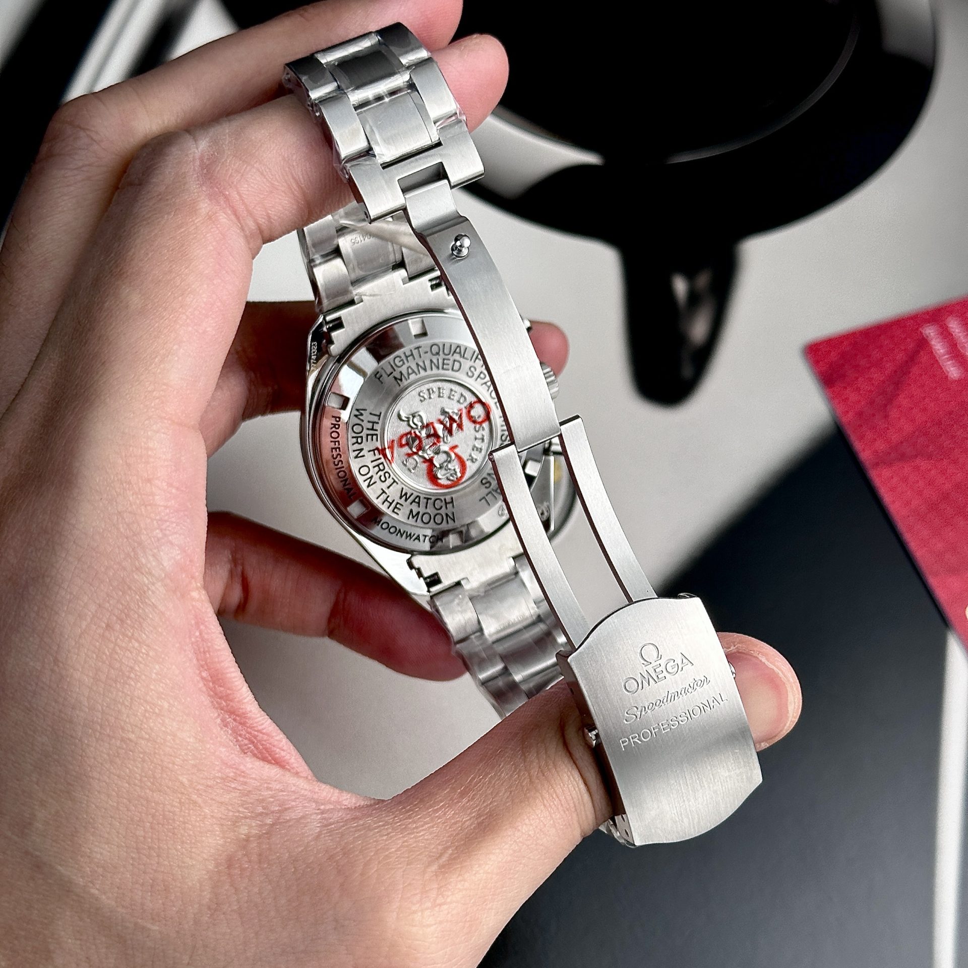 Omega Replica Watch Speedmaster Moonwatch Black Dial Metal Wire 42mm