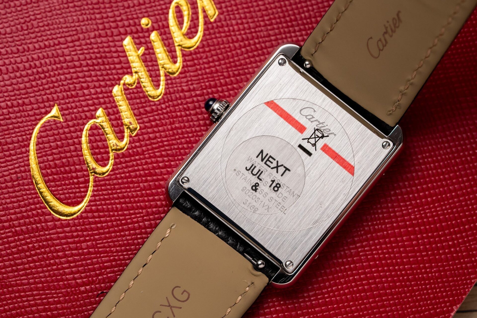 Cartier Fake Watch Tank Must W4TA0017 White Dial Leather Strap 33.7 25.5mm