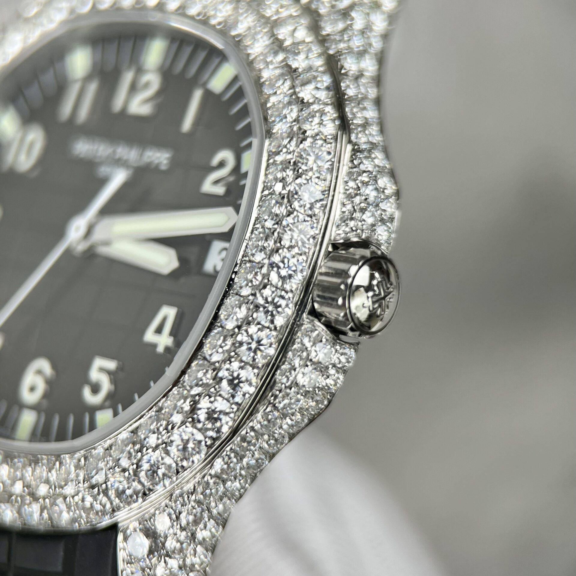 Patek Philippe Aquanaut 5719 Moissanite Diamond Replica Watch 40mm