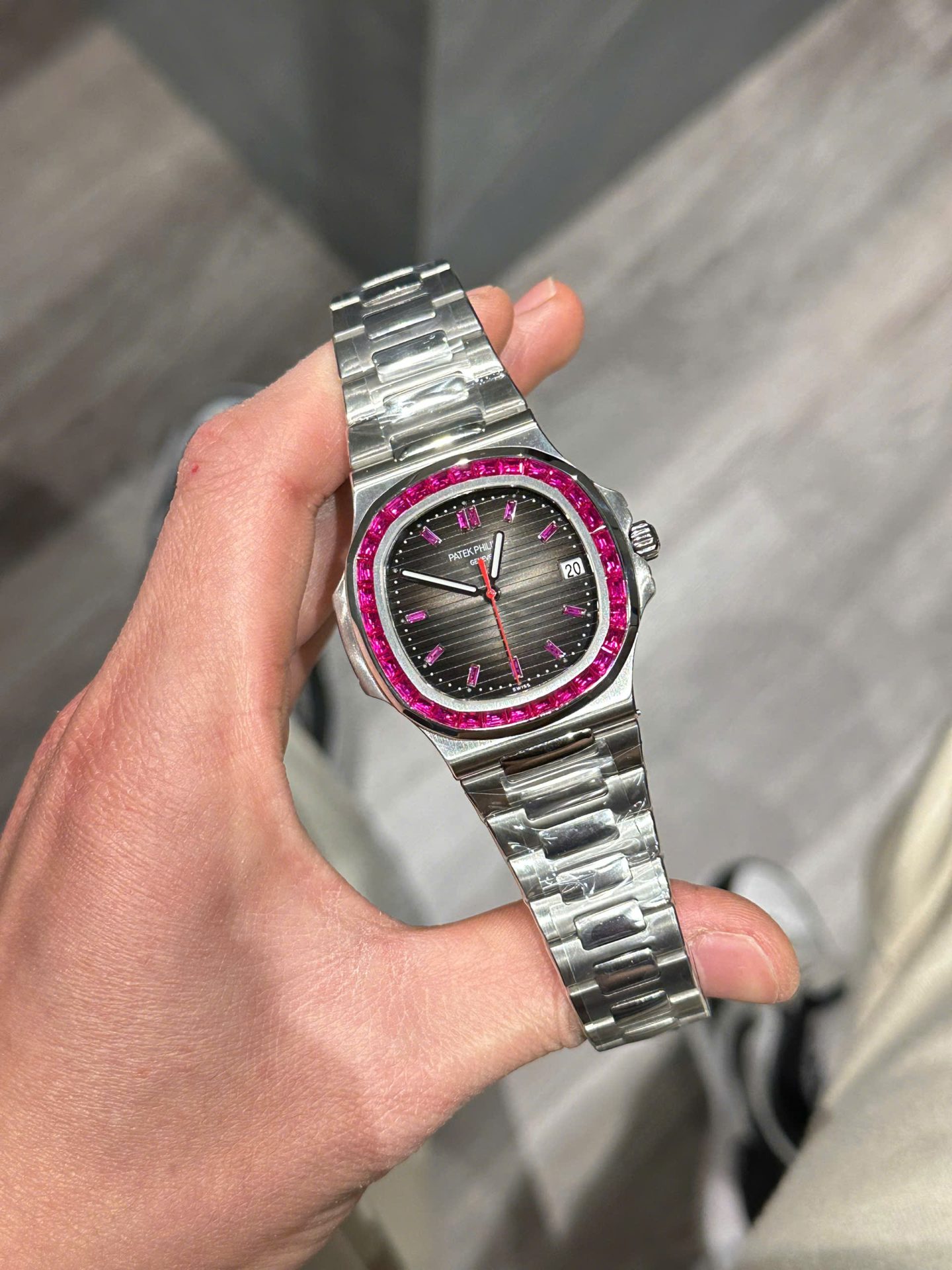 Patek Philippe Nautilus 5711 Replica 11 Watch Bezel Ruby Red 40mm