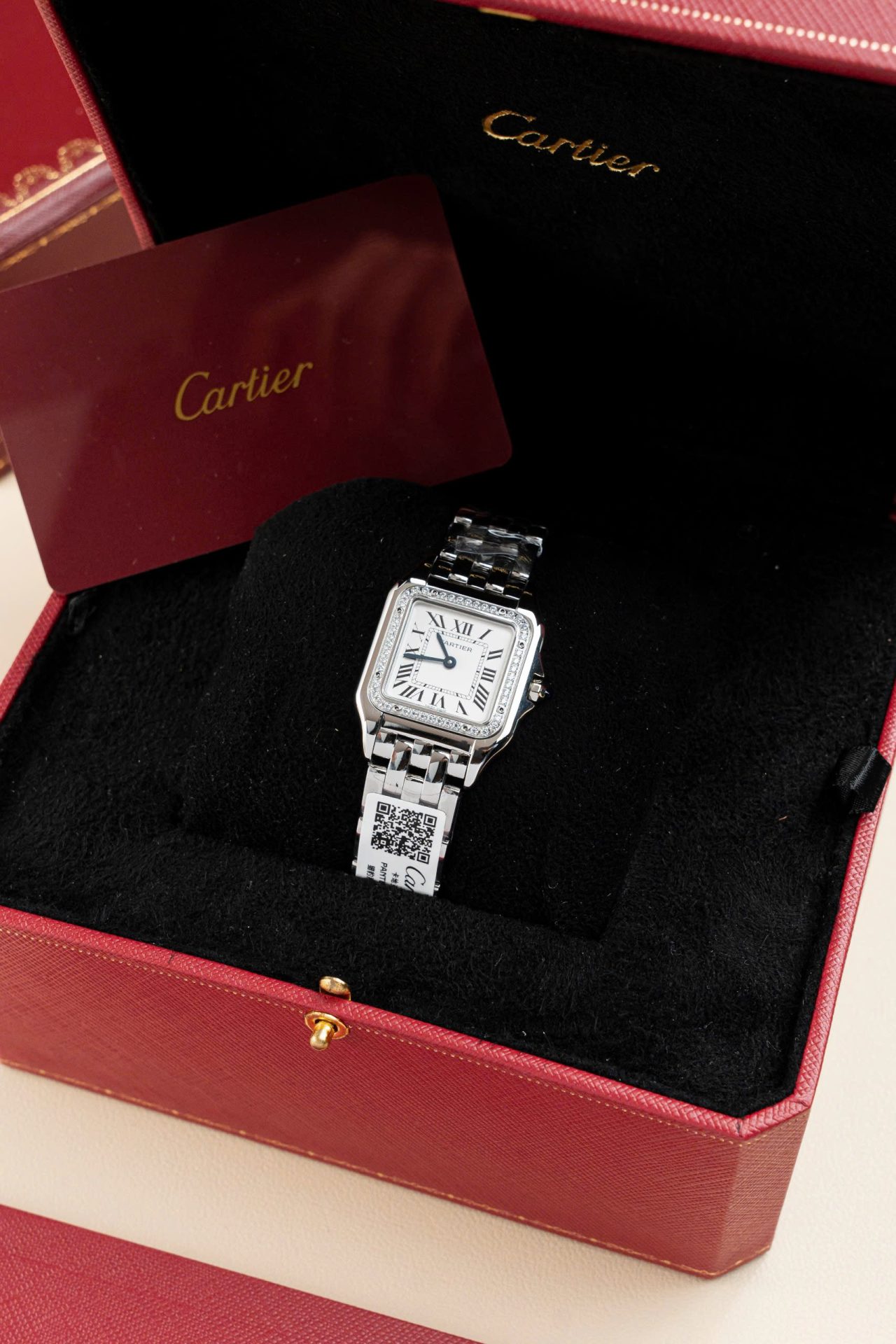 Cartier Panthere W2PN0007 Replica Watch White Dial Metal Wire 27x37mm