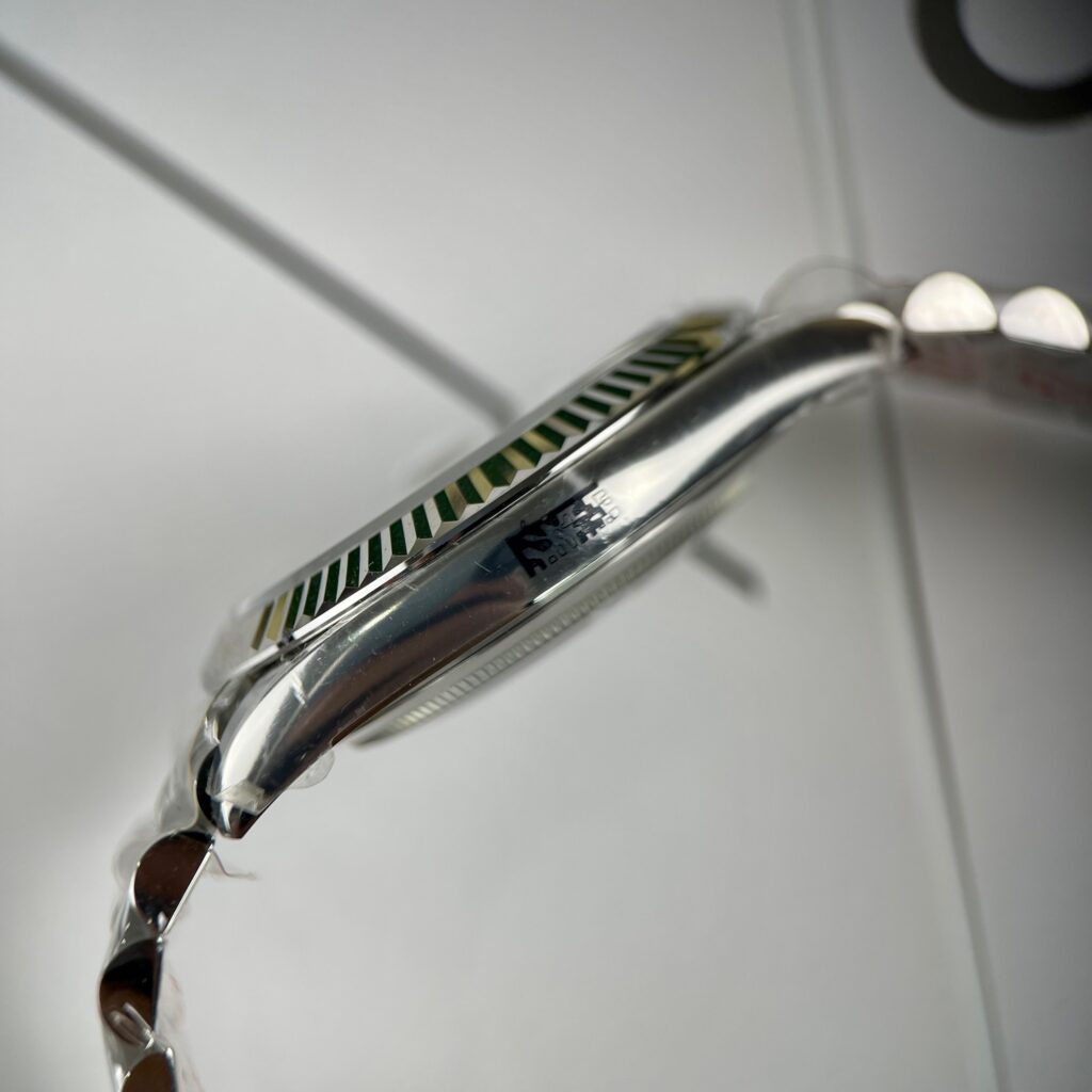 Rolex Replica Watch DateJust Dial Mother Of Pearl Moissanite Diamonds 41mm