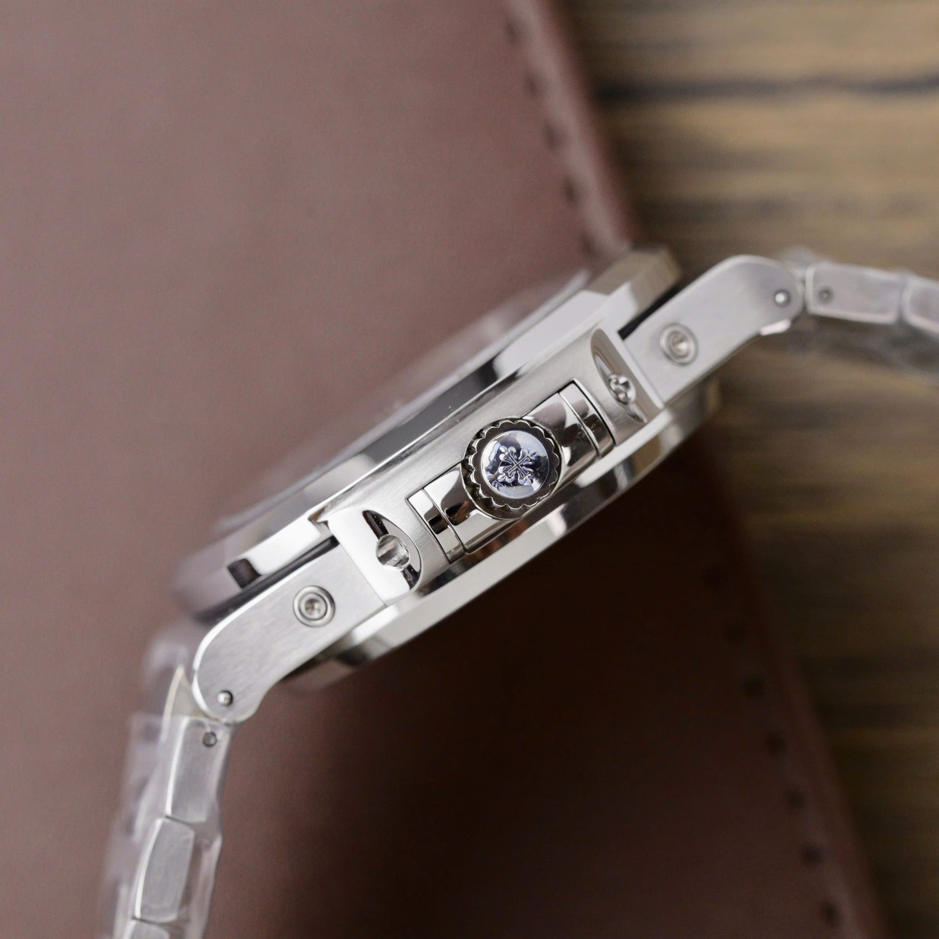 Patek Philippe Men Replica Watch Nautilus 5740 Gray Dial Metal Wire 40mm