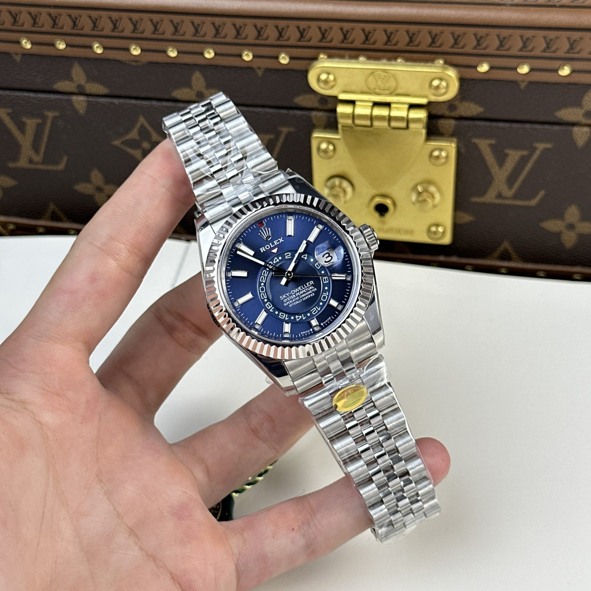 Rolex Replica Watch Sky Dweller 326934 Strap Jubilee Dial Blue 42mm