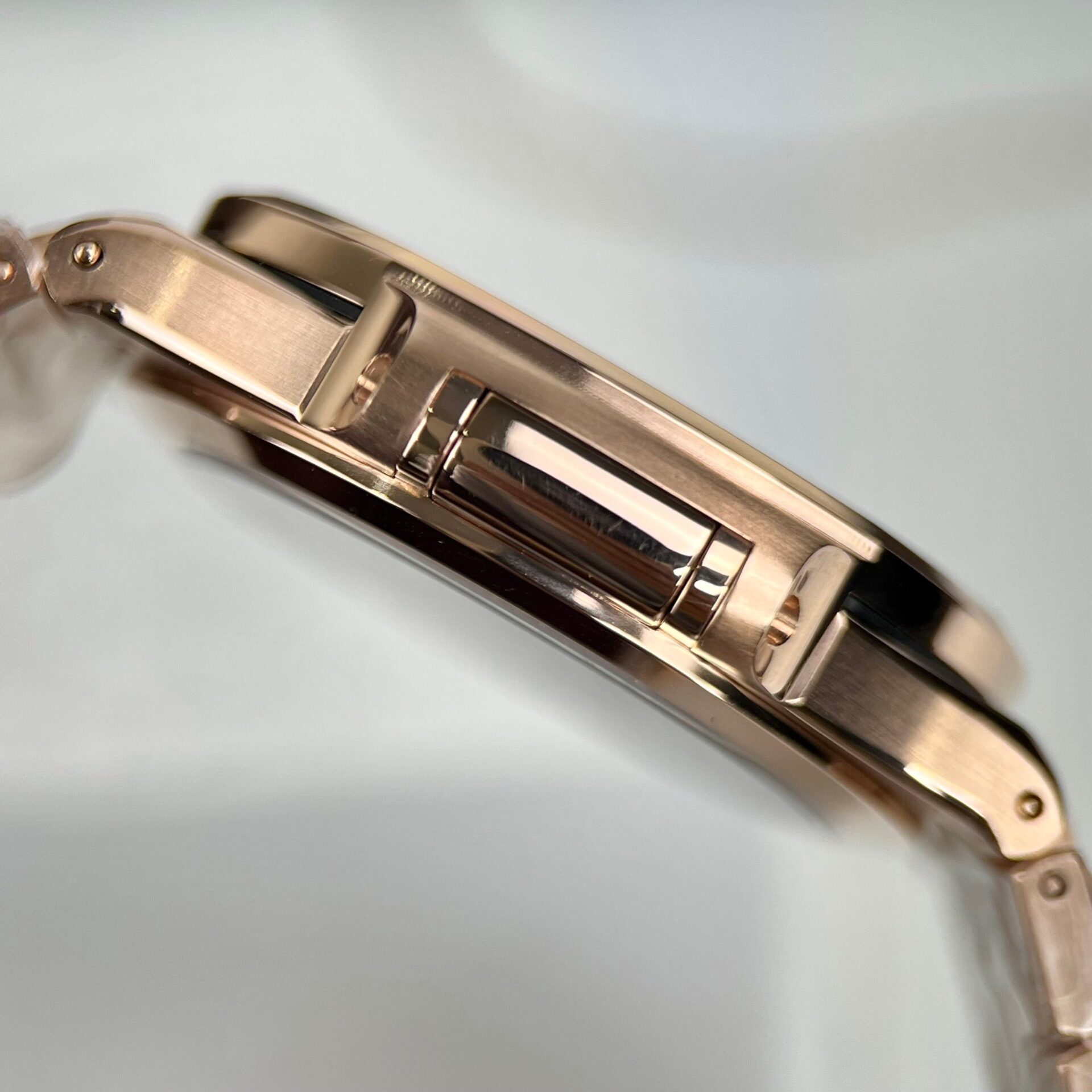 Patek Philippe Best Replica Watch Nautilus 7118 Gold Wrapped White Dial 3K Factory 35.2mm