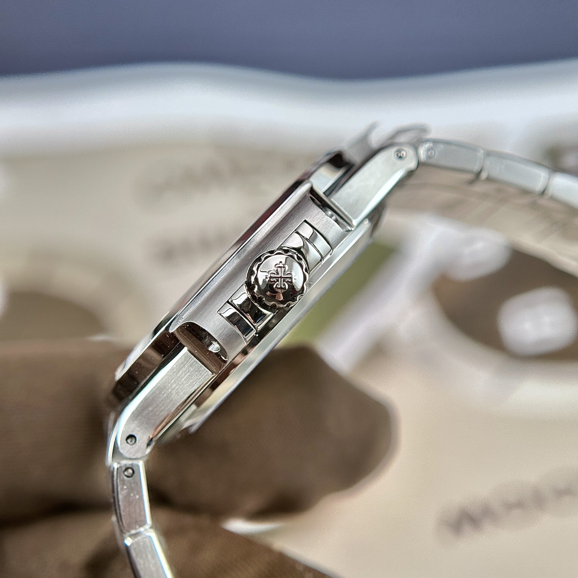 Patek Philippe Nautilus 7118 Replica Watch Blue Dial Stone Bezel 35.2mm