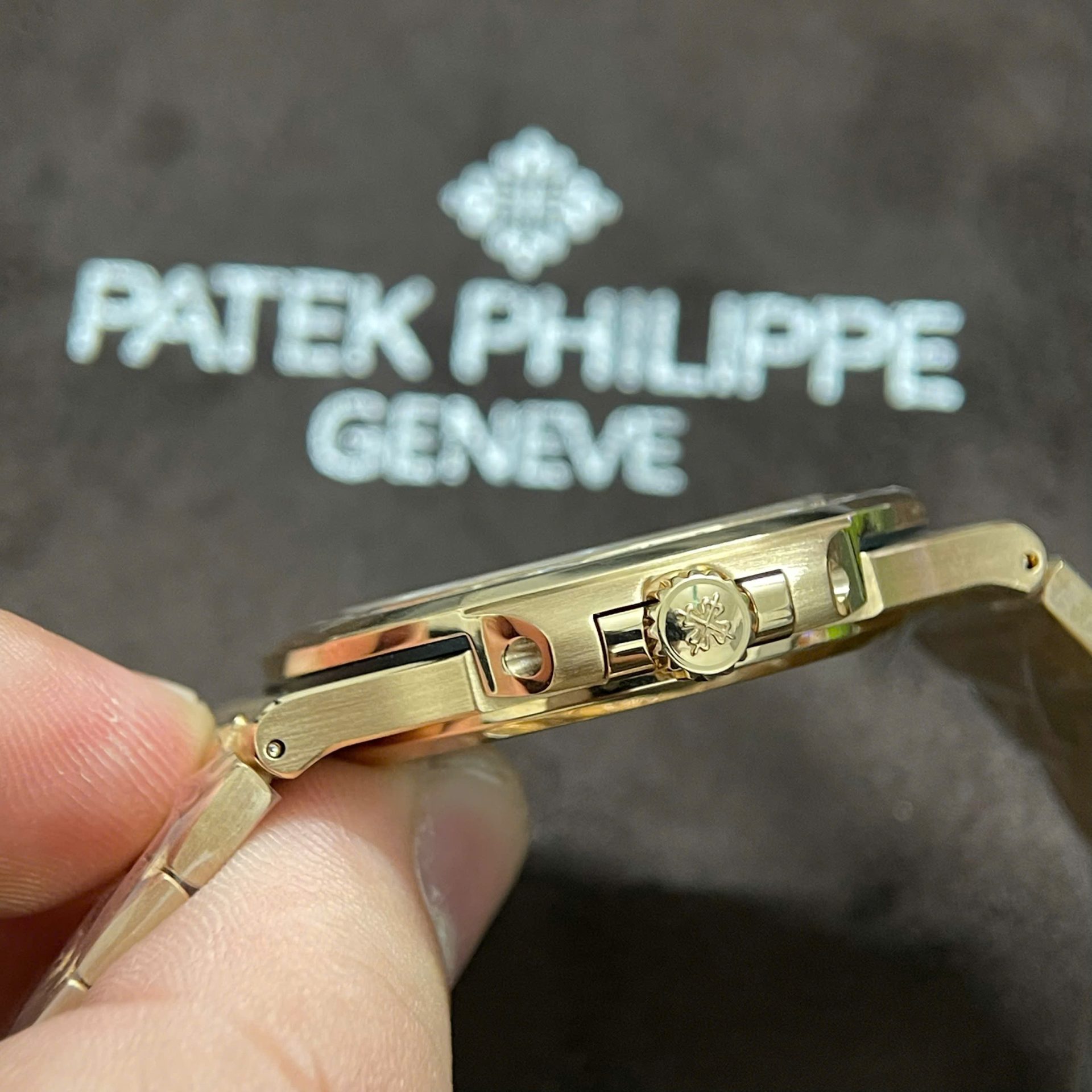 Patek Philippe Nautilus 5723 Replica Watches Custom Solid Rose Gold 18K And Diamonds Natural 40mm