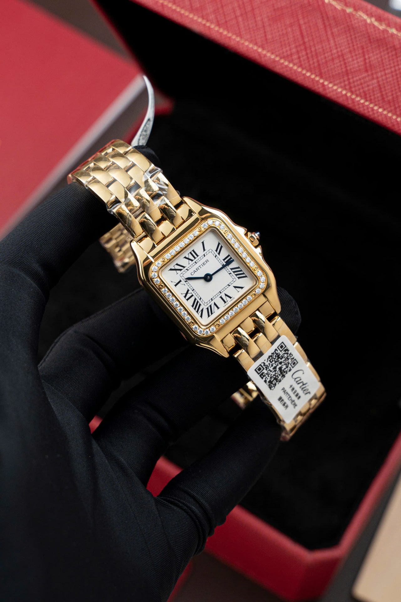 Cartier Panthere WJPN0015 White Dial Replica Watch Bezel Diamonds Moissanite 27x37mm