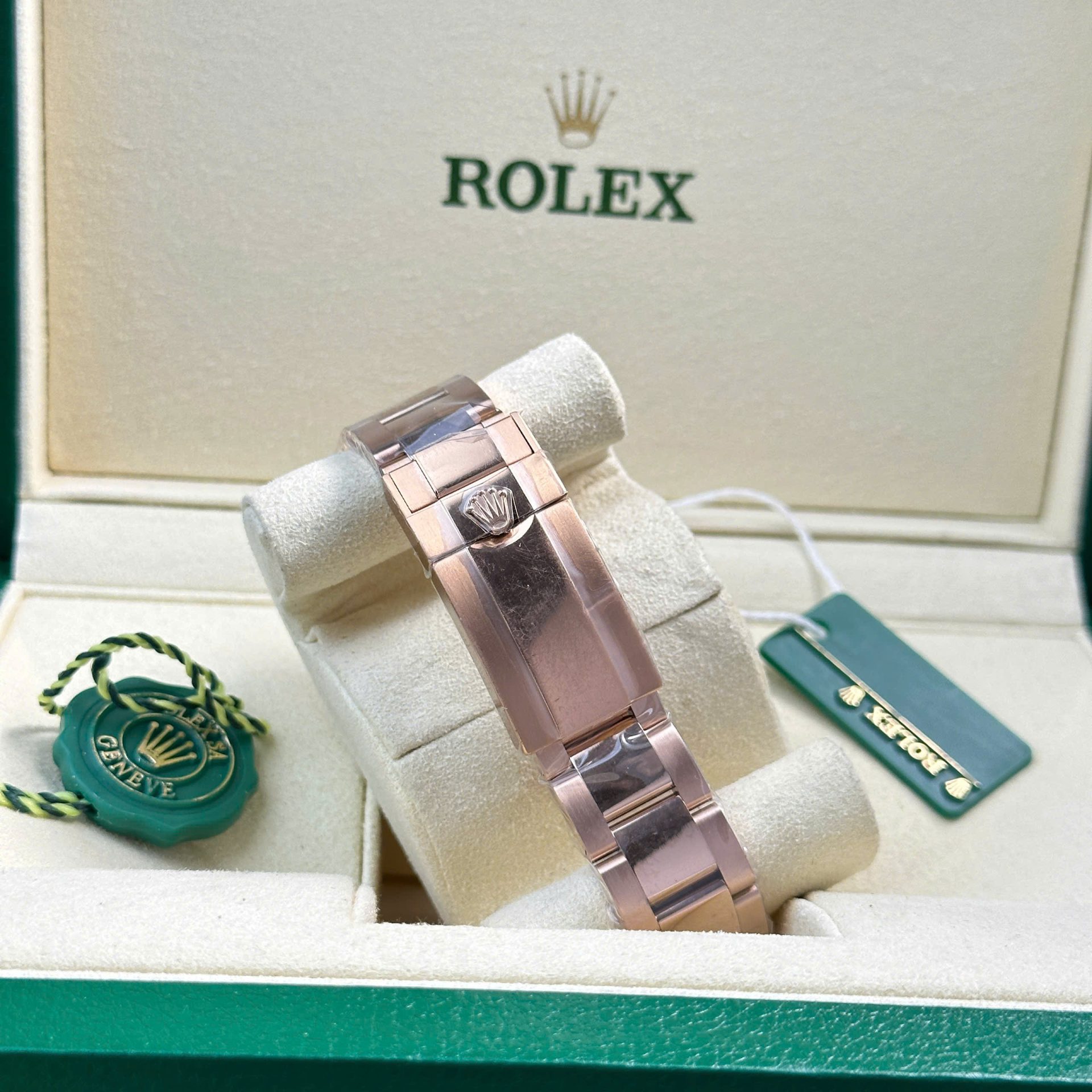 Rolex Cosmograph Daytona Rainbow 116595 Best Replica Watch BT Factory 40mm