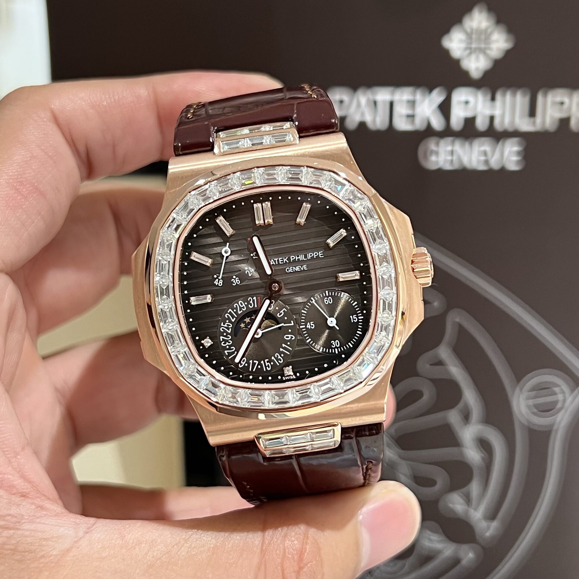 Patek Philippe Nautilus 5724R Gold Wrapped Moissanite Diamond Replica Watch 40mm