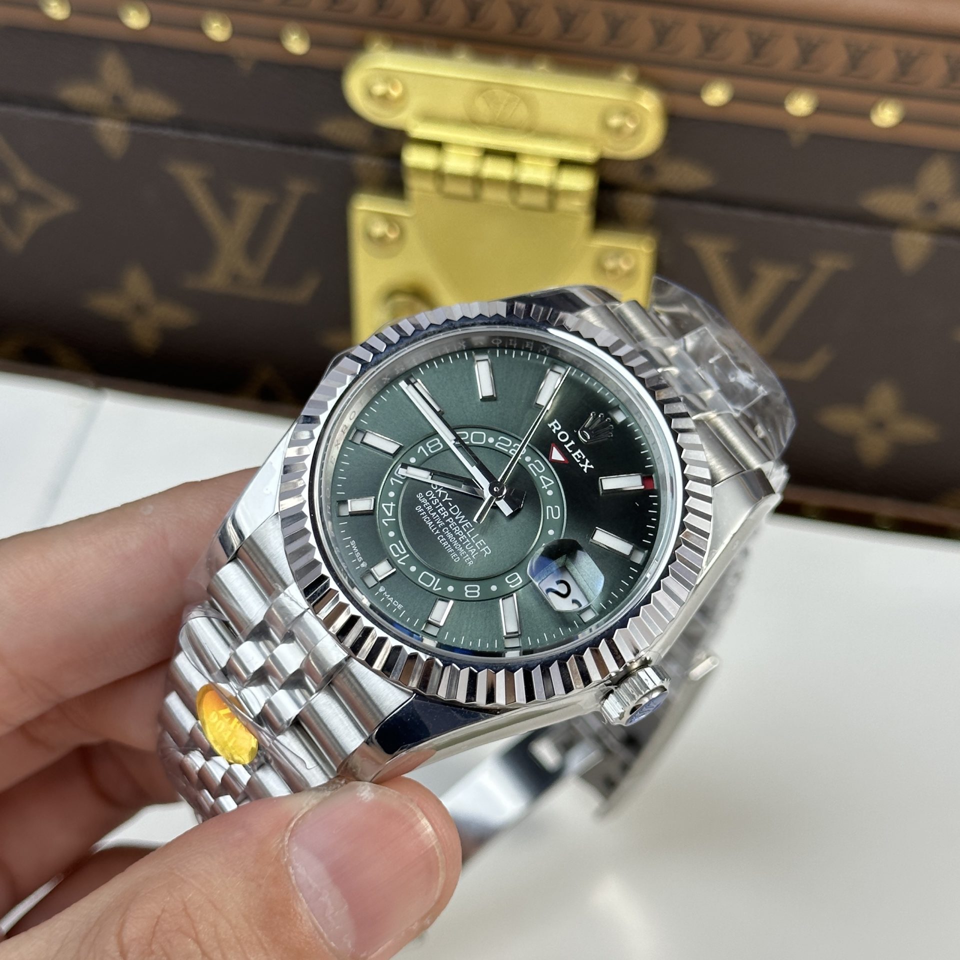 Rolex Replica Watch Sky Dweller 336934 Strap Jubilee Dial Green 42mm