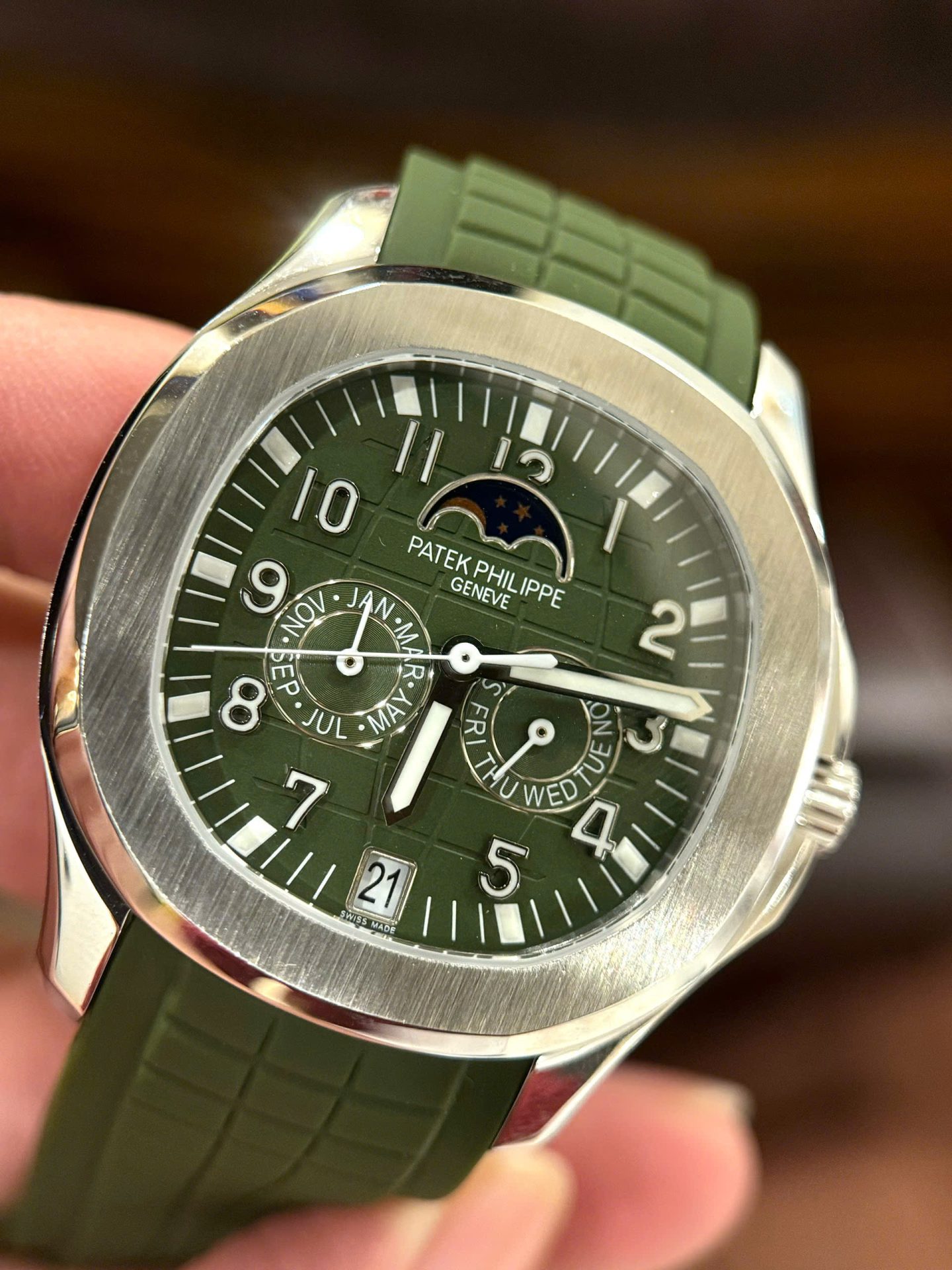 Patek Philippe Aquanaut 5261G Best Replica Watches Green Dial Rubber Strap 40mm