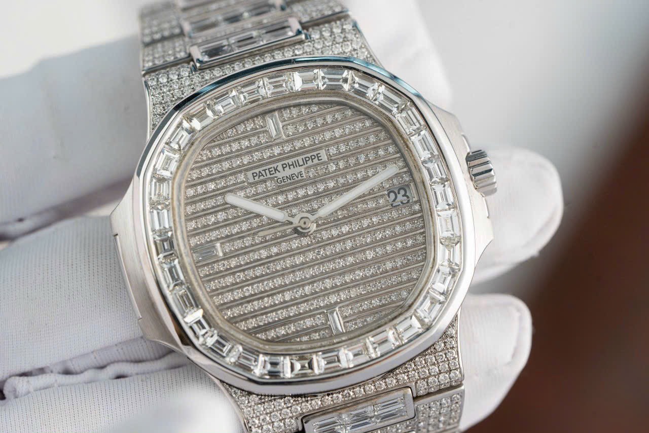 Patek Philippe Clone Watch Nautilus 5719 Full Diamonds Baguette 40mm