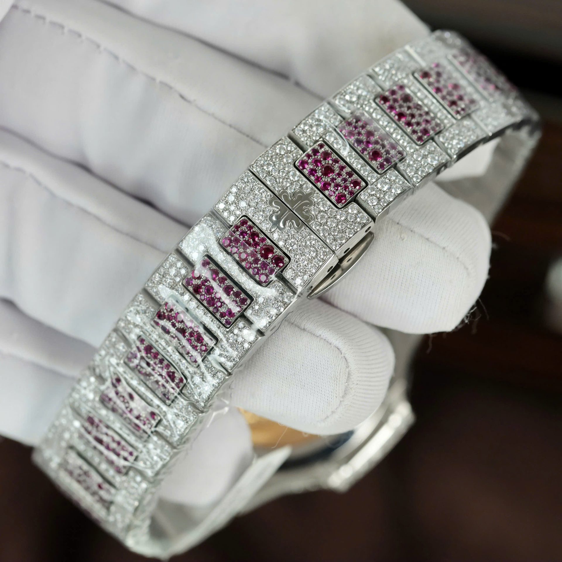 Patek Philippe Replica Watches Nautilus Haute Joaillerie 7118 Custom Full Moissanite Diamonds 35.2mm