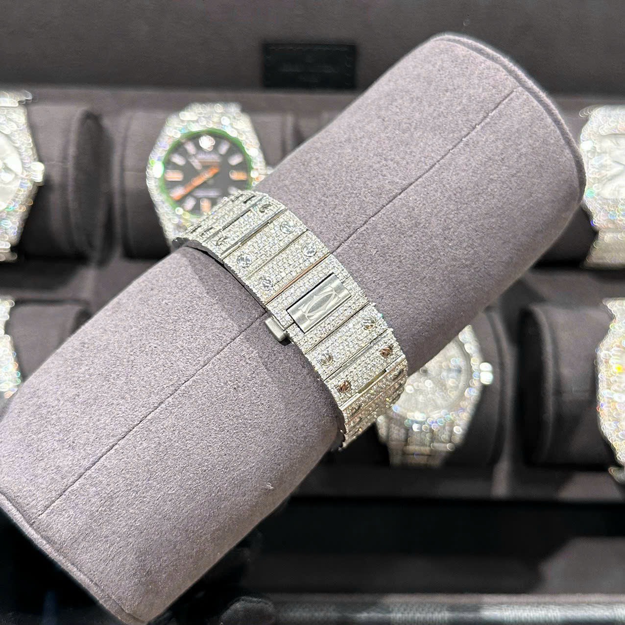 Cartier Santos Best Replica Watch With Full Natural Diamond VVS Blue Dial 39.8mm