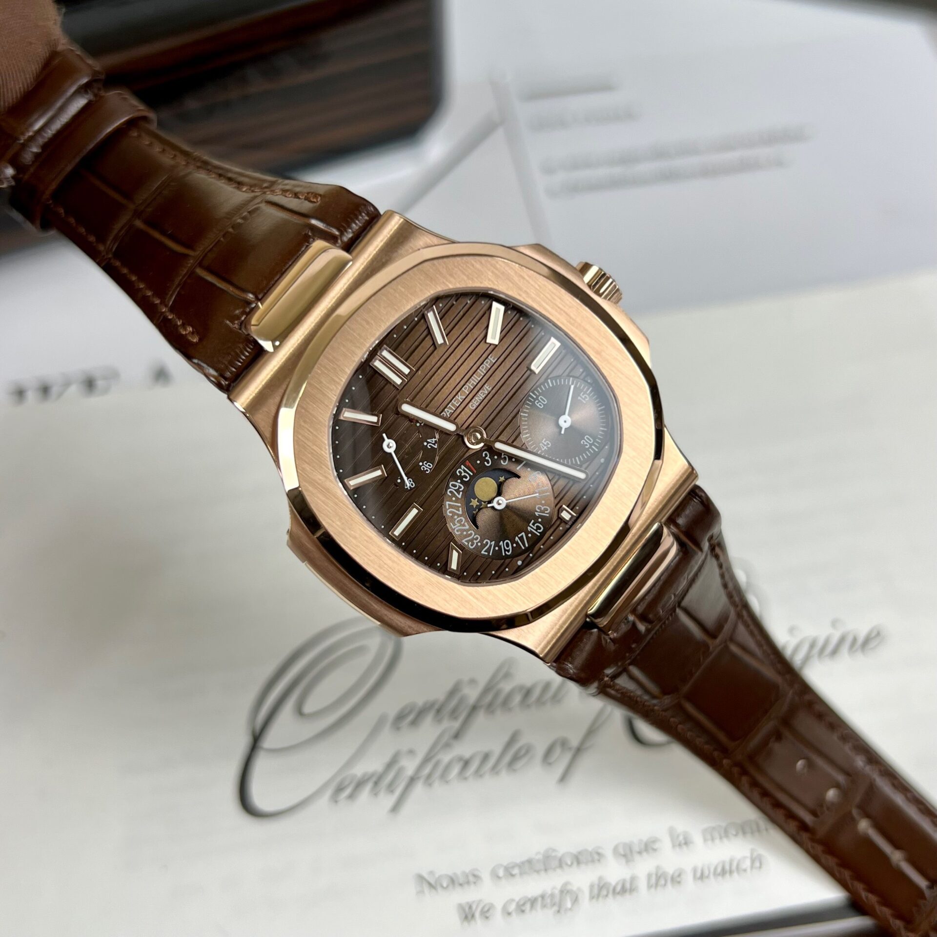 Patek Philippe Replica Watch Nautilus 5712R Chocolate Dial Gold Wrapped 40mm