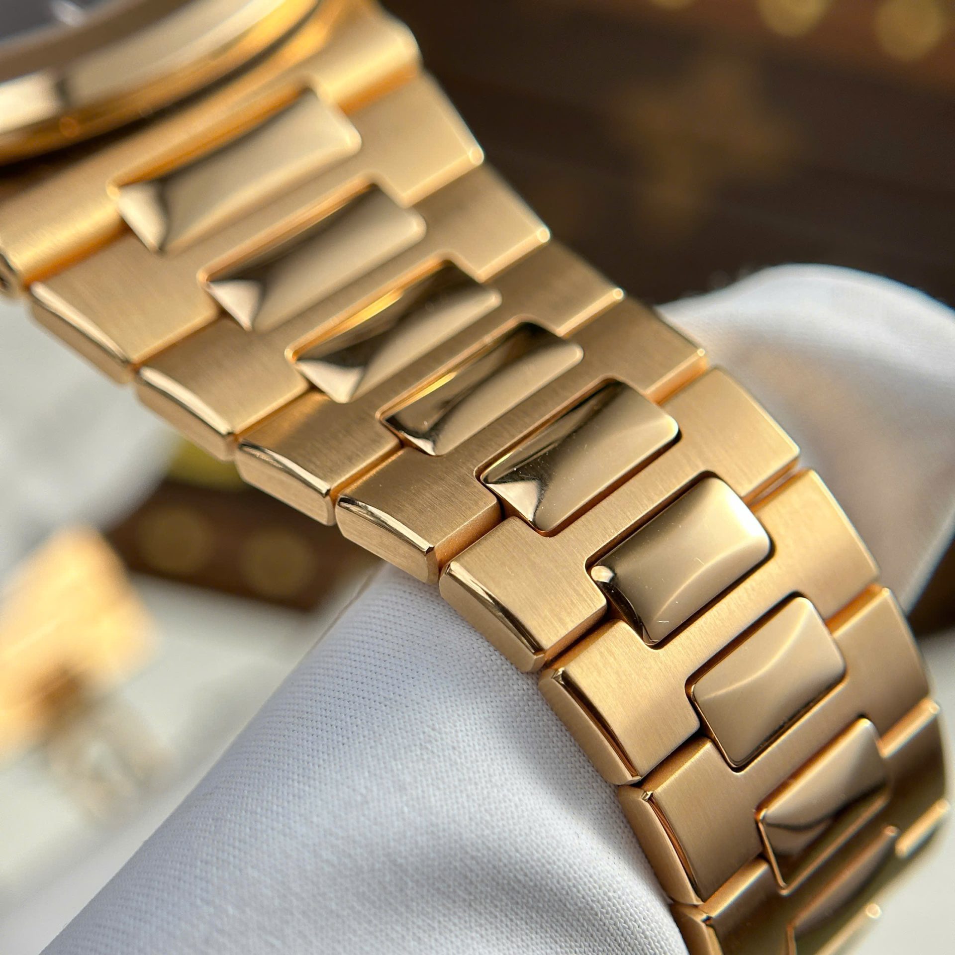 Patek Philippe Nautilus 5711 Refined Max Option 18K Gold Wrapped Chocolate Dial 40mm