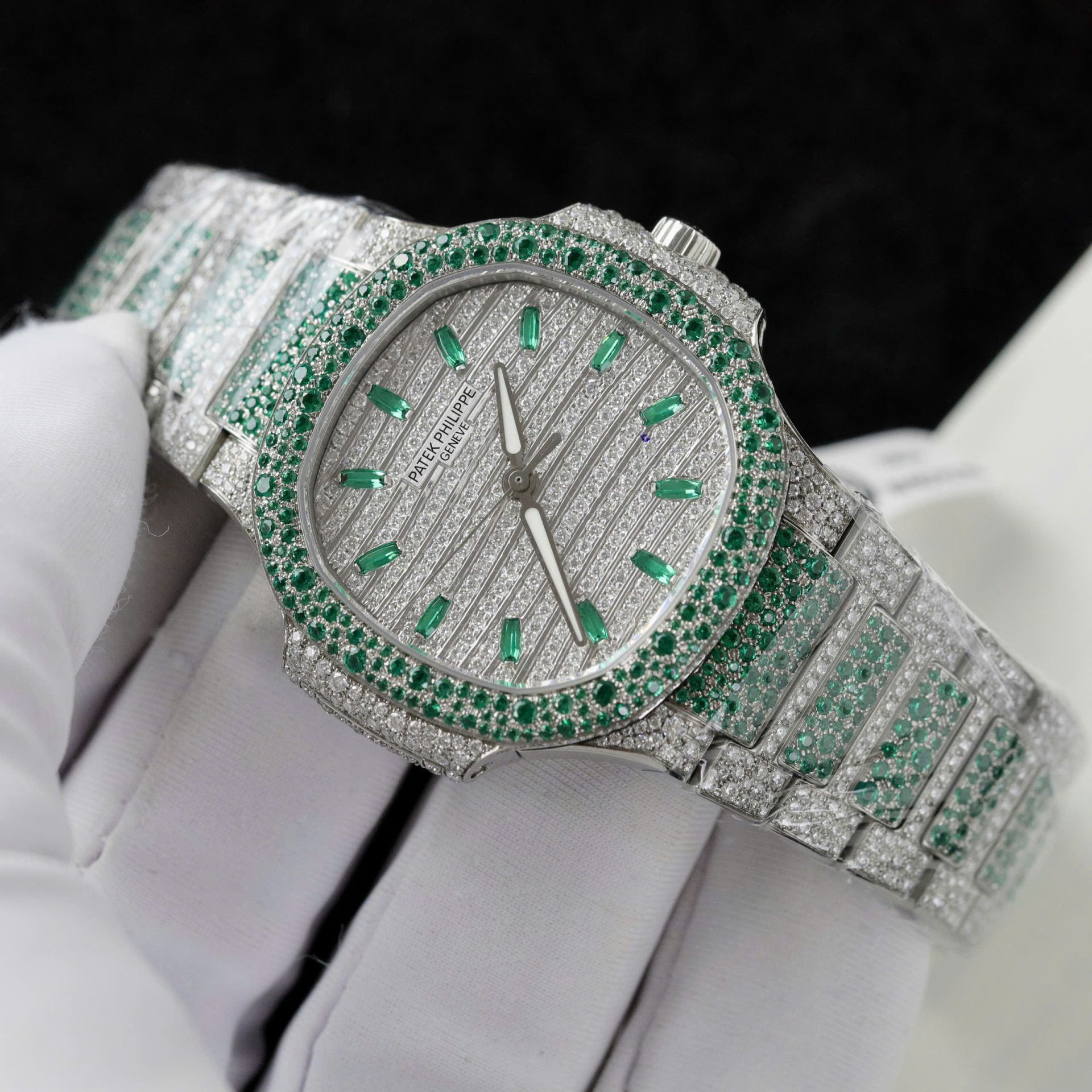 Patek Philippe Best Copies Watch Nautilus 7118 Custom Diamonds Moissanite Hong Kong 35.2mm