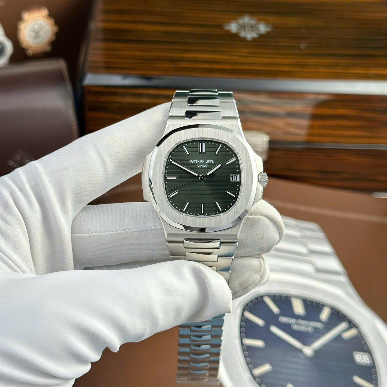 Patek Philippe Nautilus 5711 Refined Full Options Green Dial Best Top Quality Watch 40mm