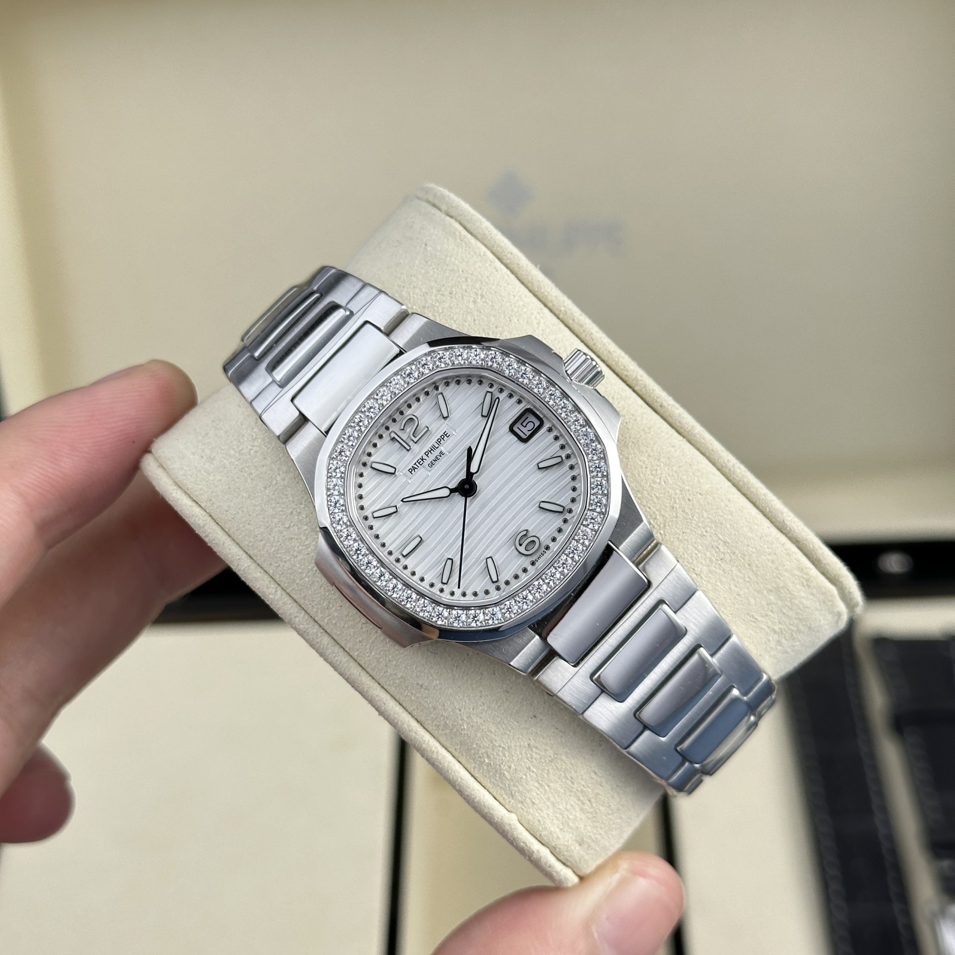 Patek Philippe Fake Watches Nautilus 7010 Womens Metal Wire 32mm