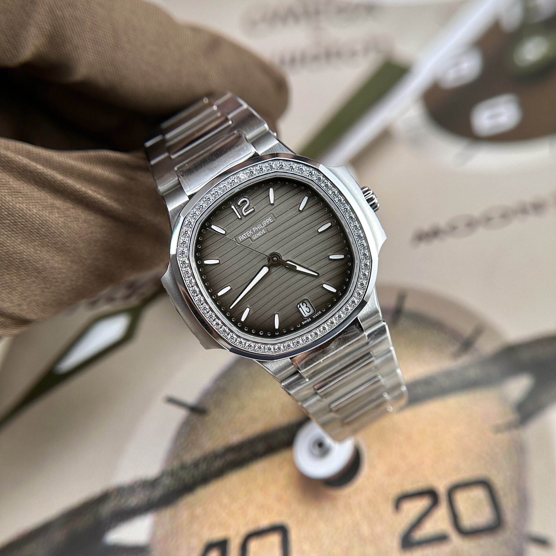 Patek Philippe Nautilus 7118 Replica Watch Grey Dial 3K Factory 35.2mm