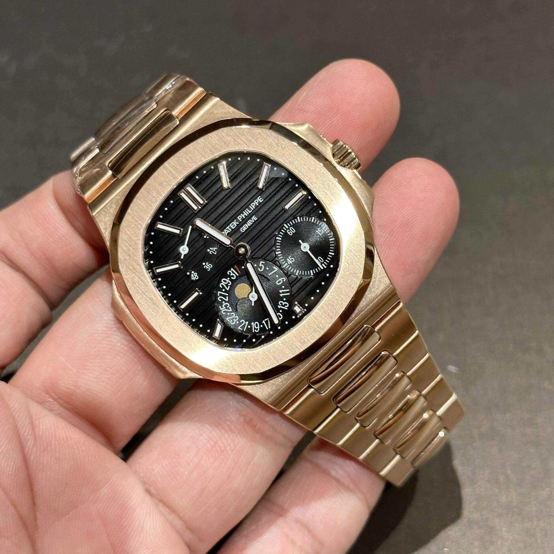 Patek Philippe Nautilus 5712 Replica Watch Black Dial GR Factory 40mm