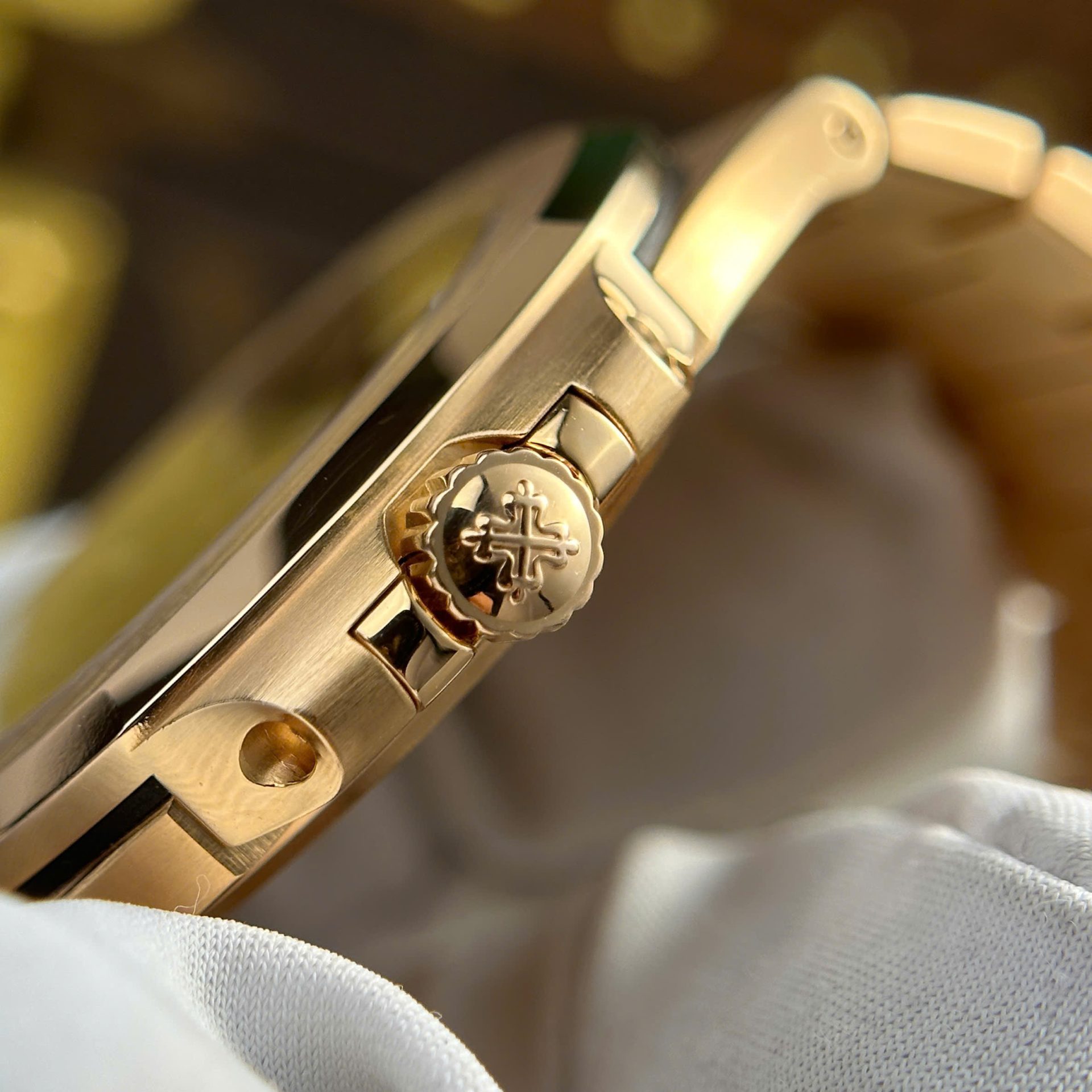 Patek Philippe Nautilus 5711 Refined Max Option 18K Gold Wrapped Chocolate Dial 40mm