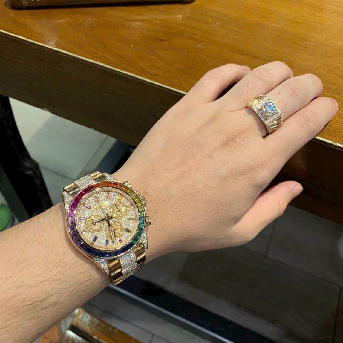 Rolex Daytona Rainbow Replica 1:1 Watch With Full Diamonds 40mm