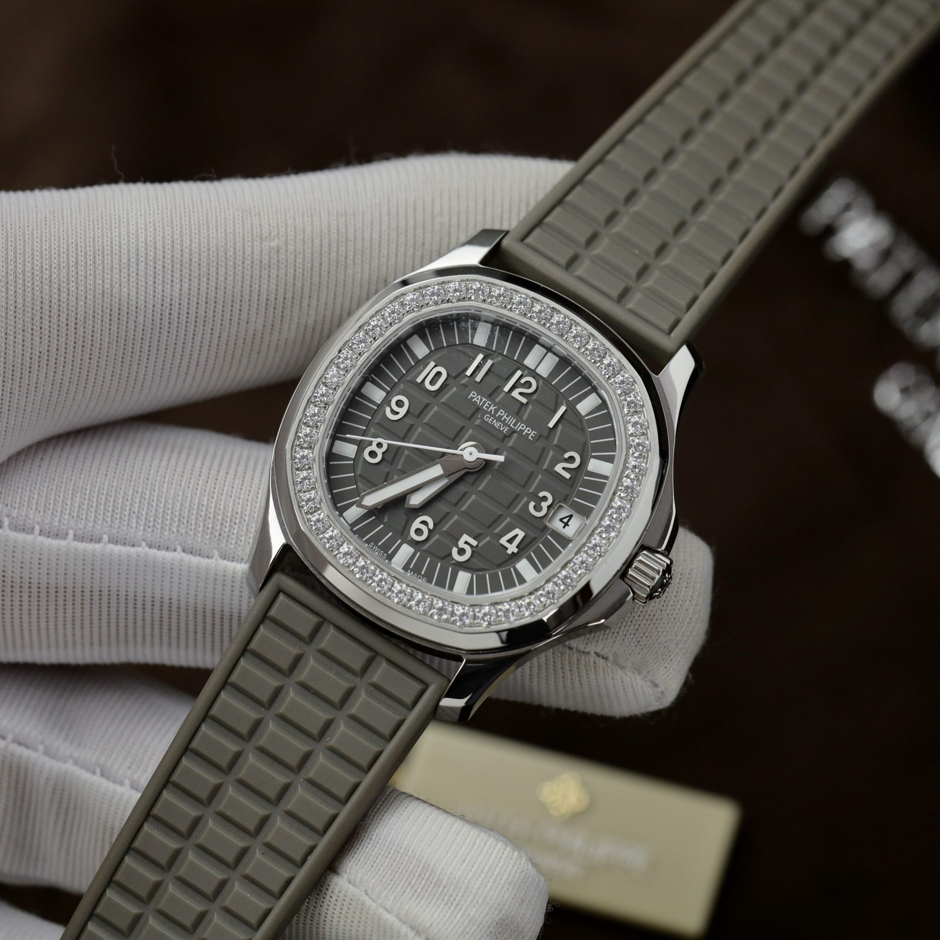 Patek Philippe Replica Watch Aquanaut 5067 Gray Dial Rubber Strap 35.6mm