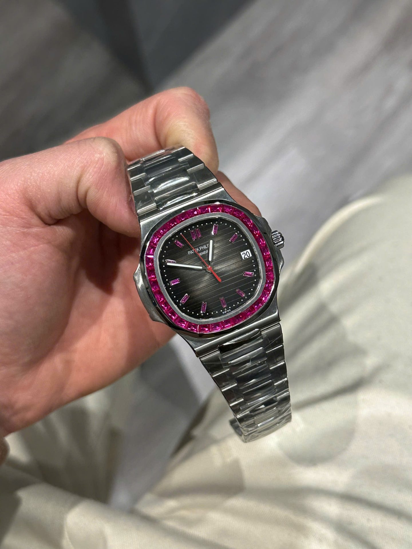 Patek Philippe Nautilus 5711 Replica 11 Watch Bezel Ruby Red 40mm