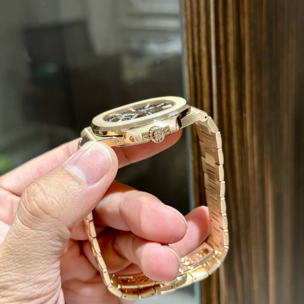 Patek Philippe Best Replica Watch Nautilus 5712R Brown Dial 18K Solid Gold 40mm