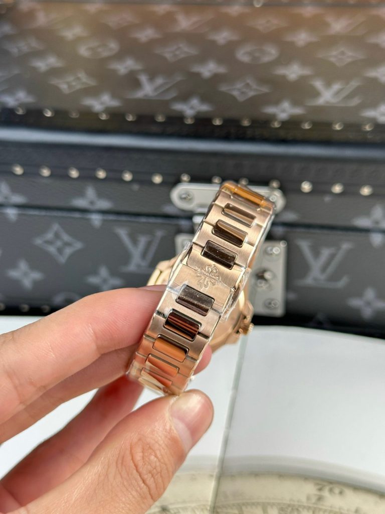 Patek Philippe Replica Watch Nautilus 7010 Rose Gold Womens 32mm